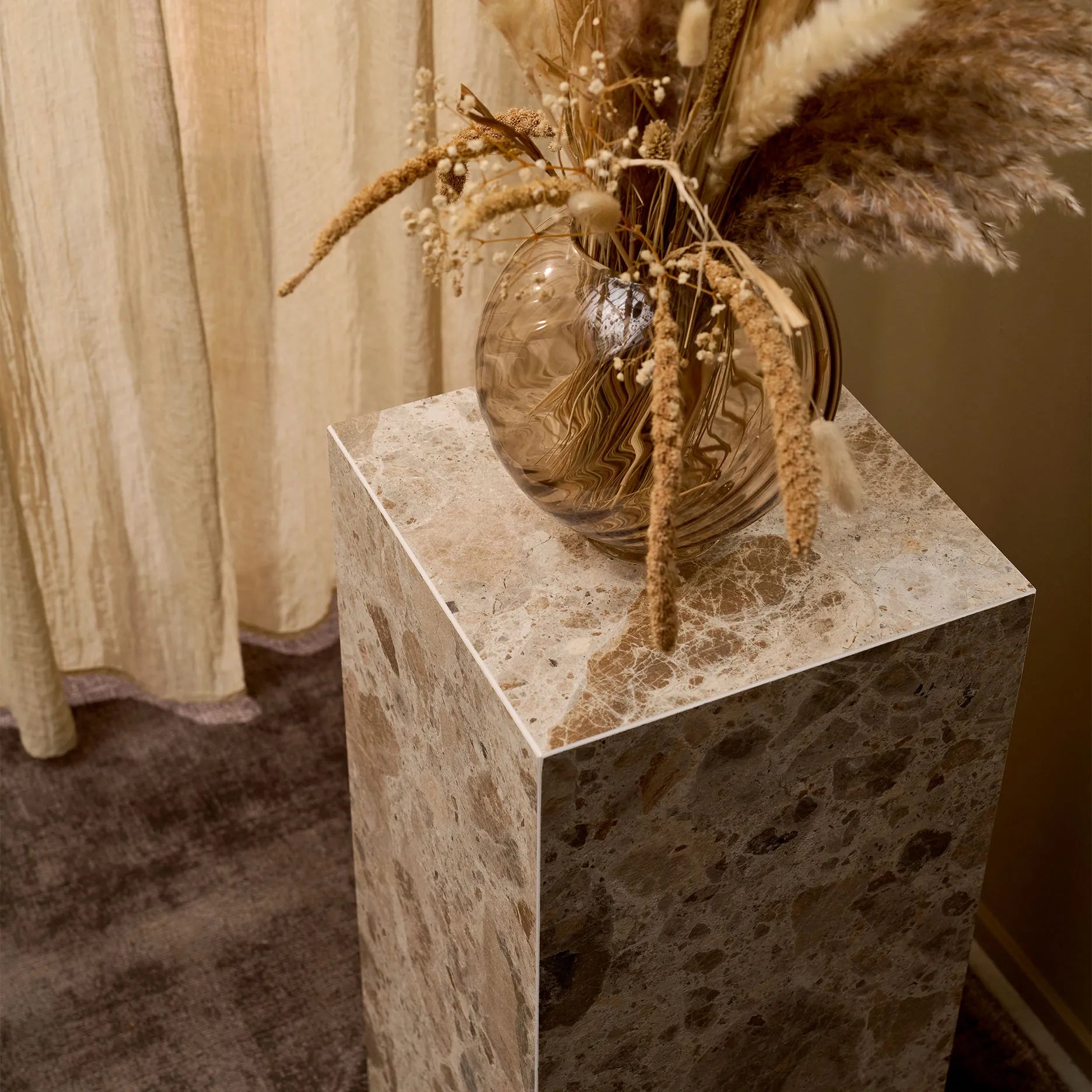 Montes podium H65 cm