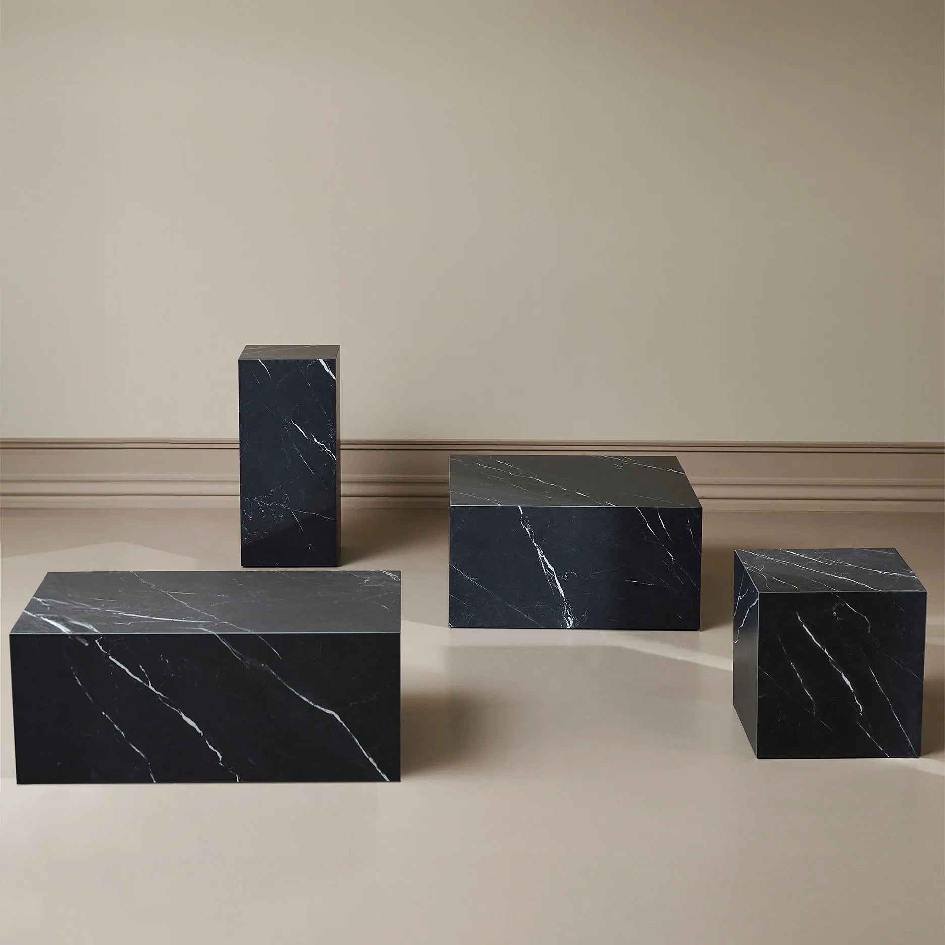 Montes podium H65 cm