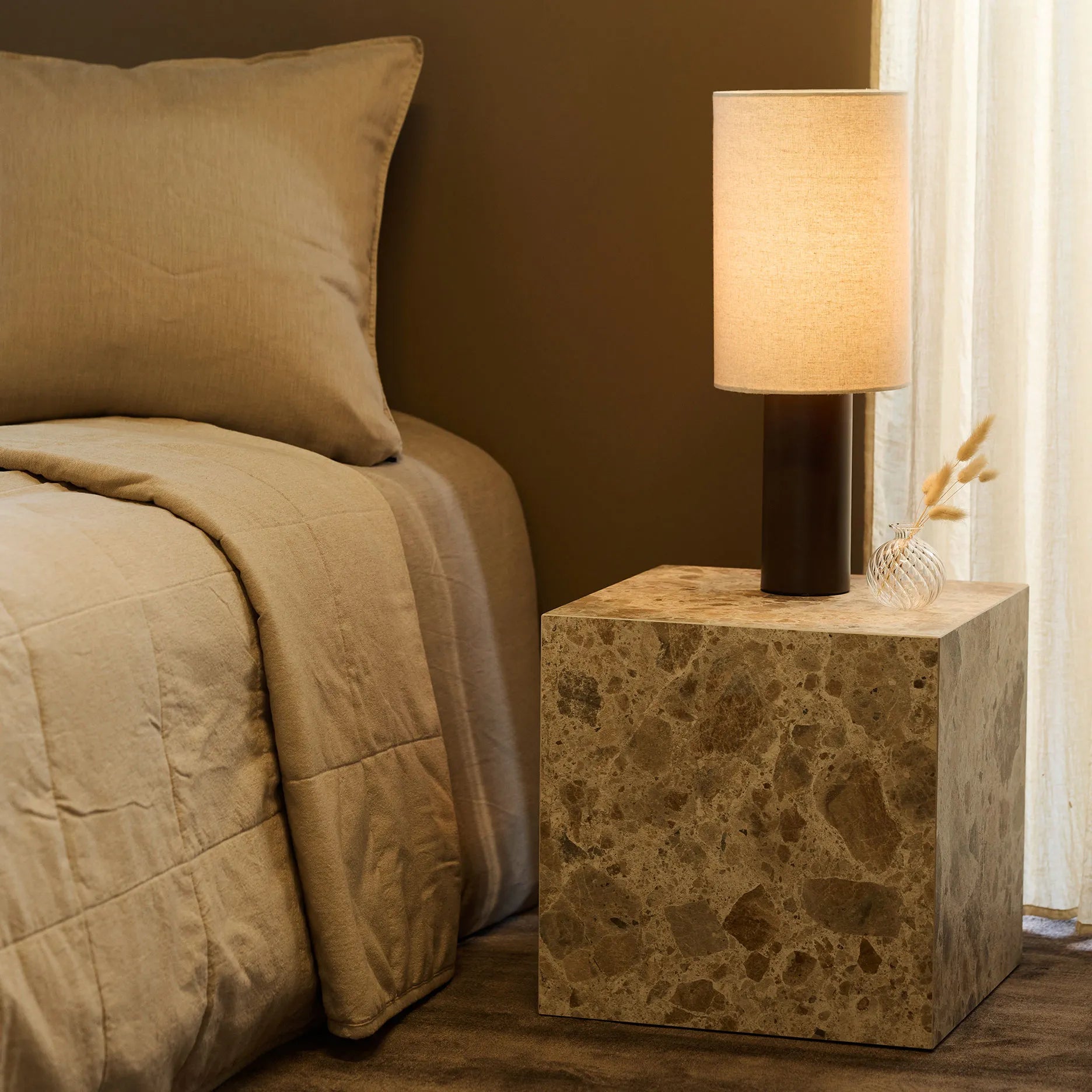 Montes sidebord 40x40 cm