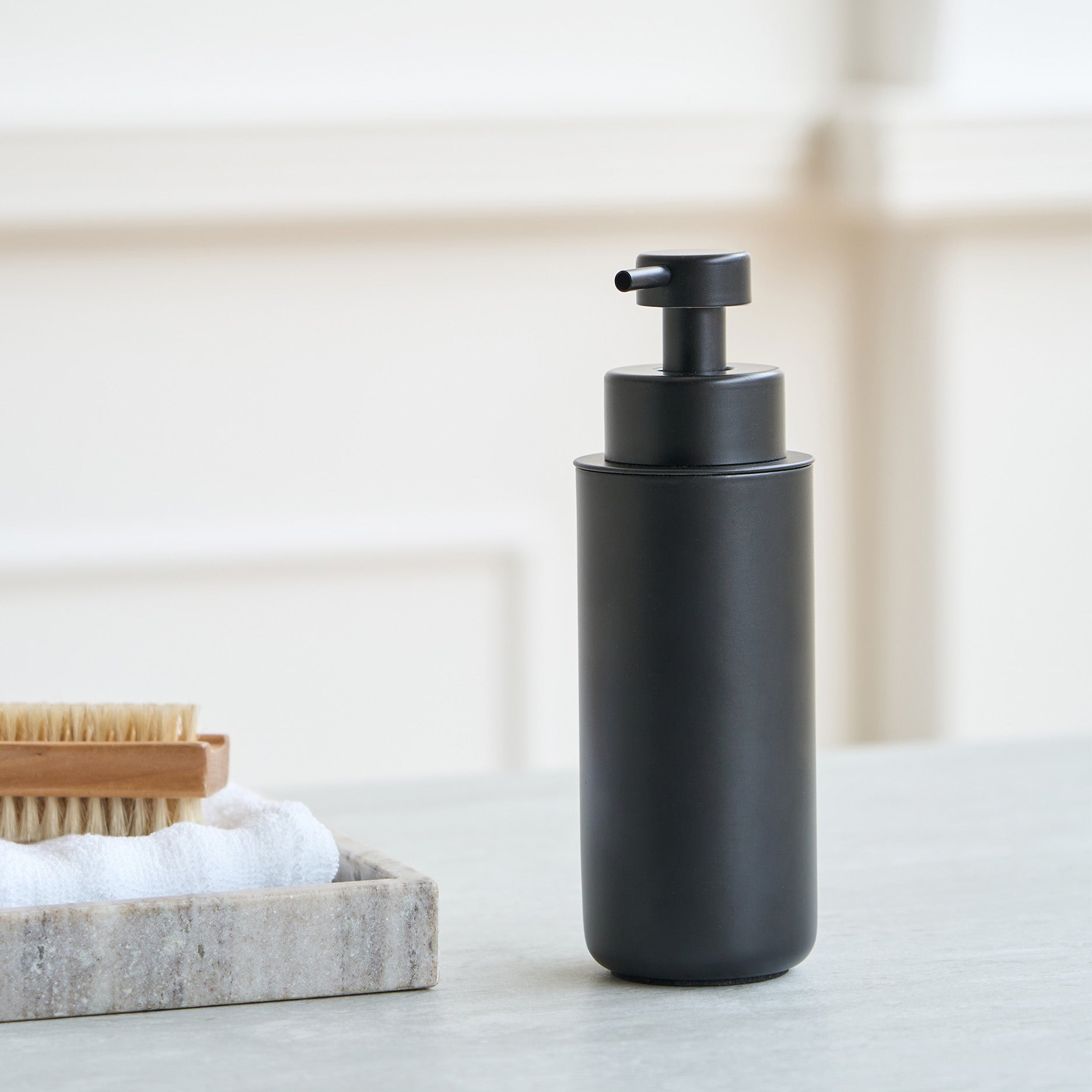 Noir sæbedispenser