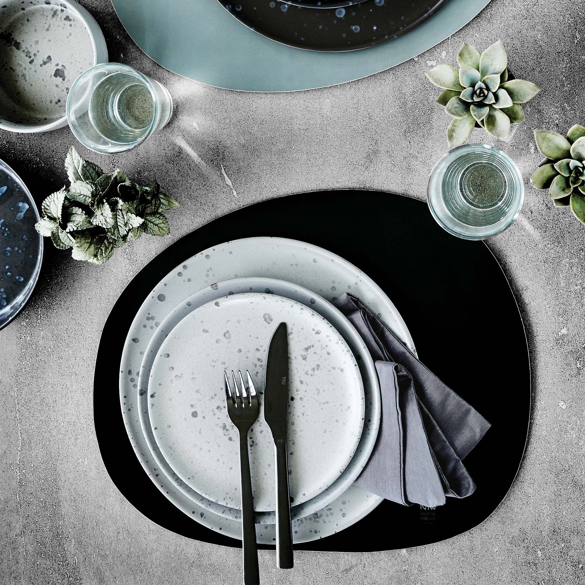 RAW dækkeserviet soft surface black