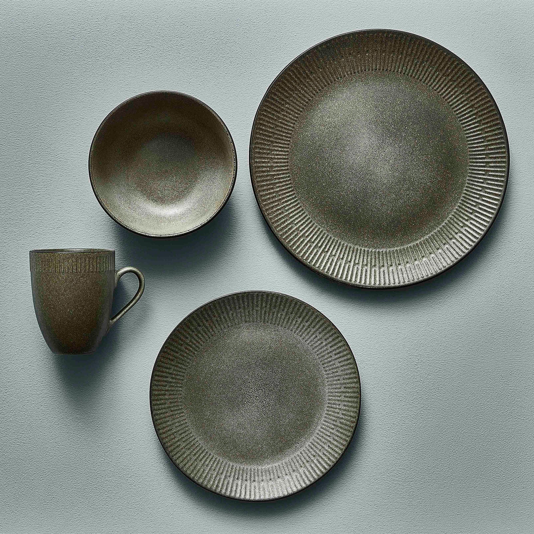 Relief krus 30 cl stentøj grå