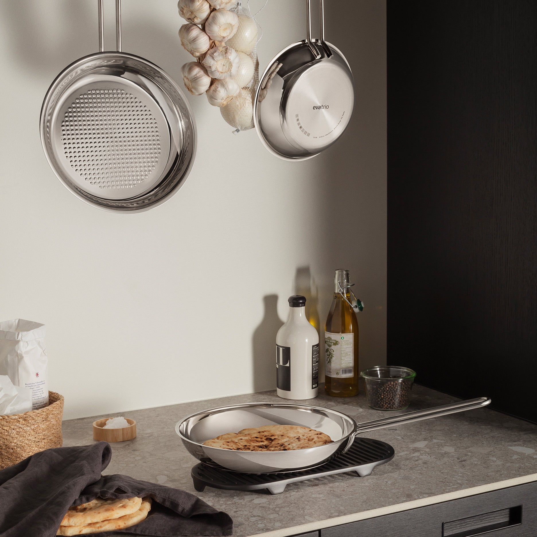 Stainless Steel stegepande Ø28 cm honeycomb