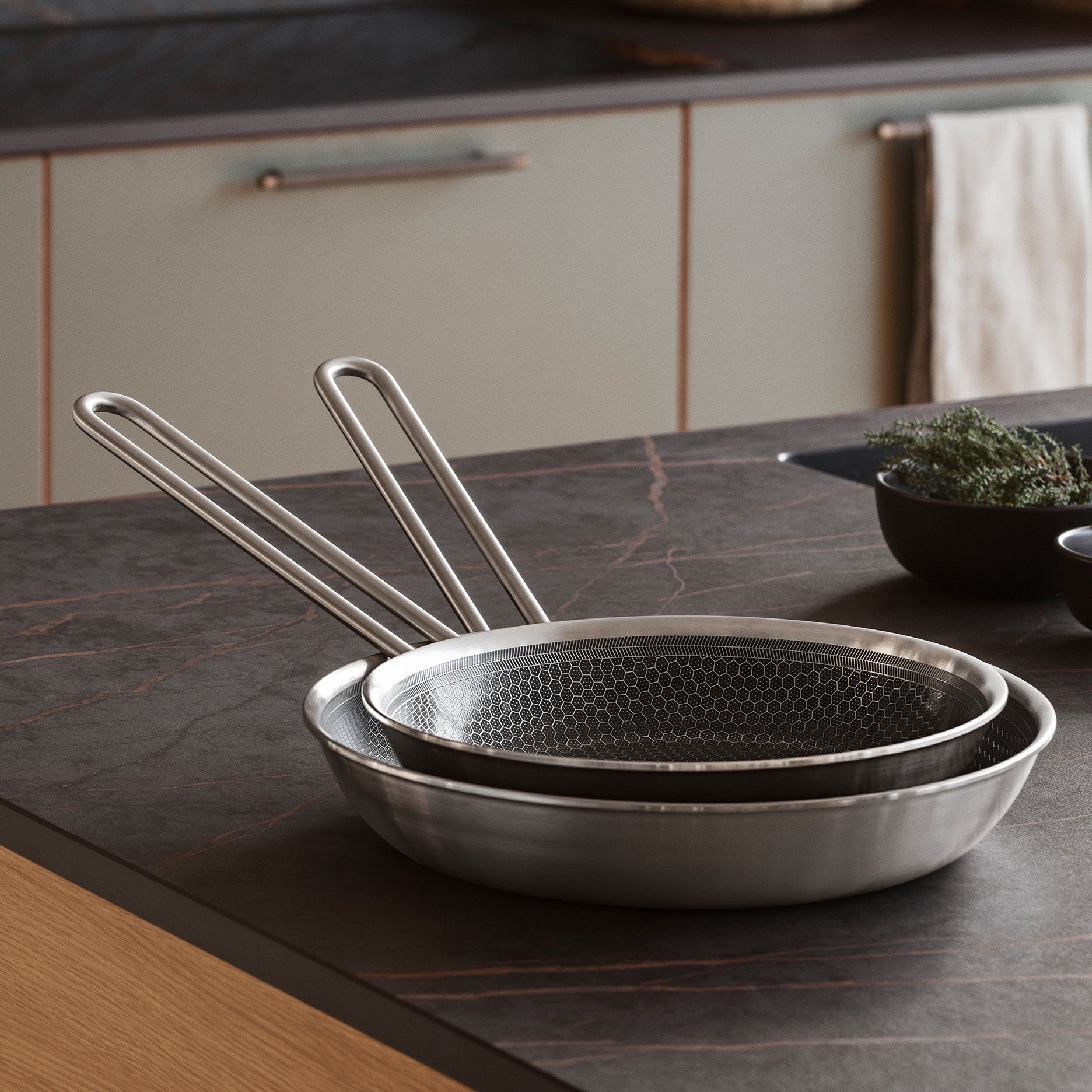 Multi Mosaic stegepandesæt Ø24+Ø28 cm