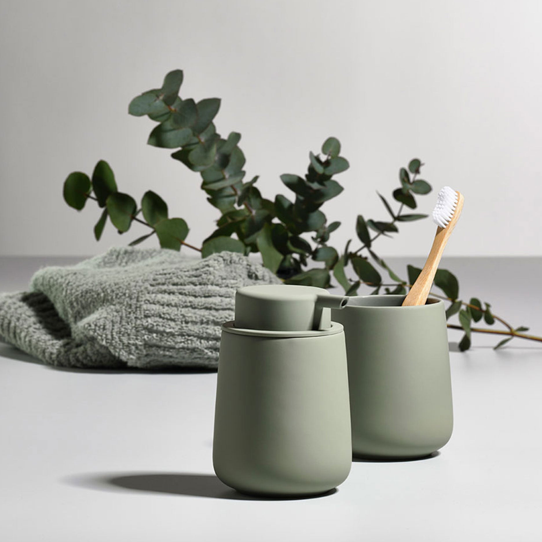 Nova One tandbørstekrus matcha green