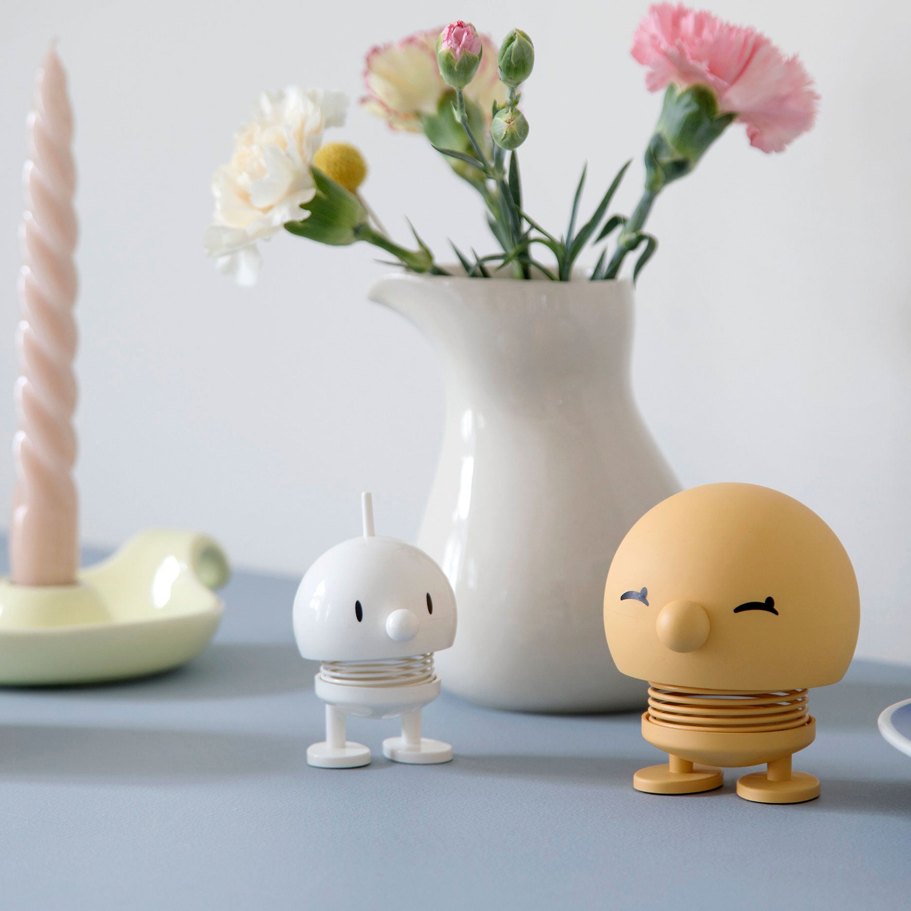 Soft Bimble mellem mimosa