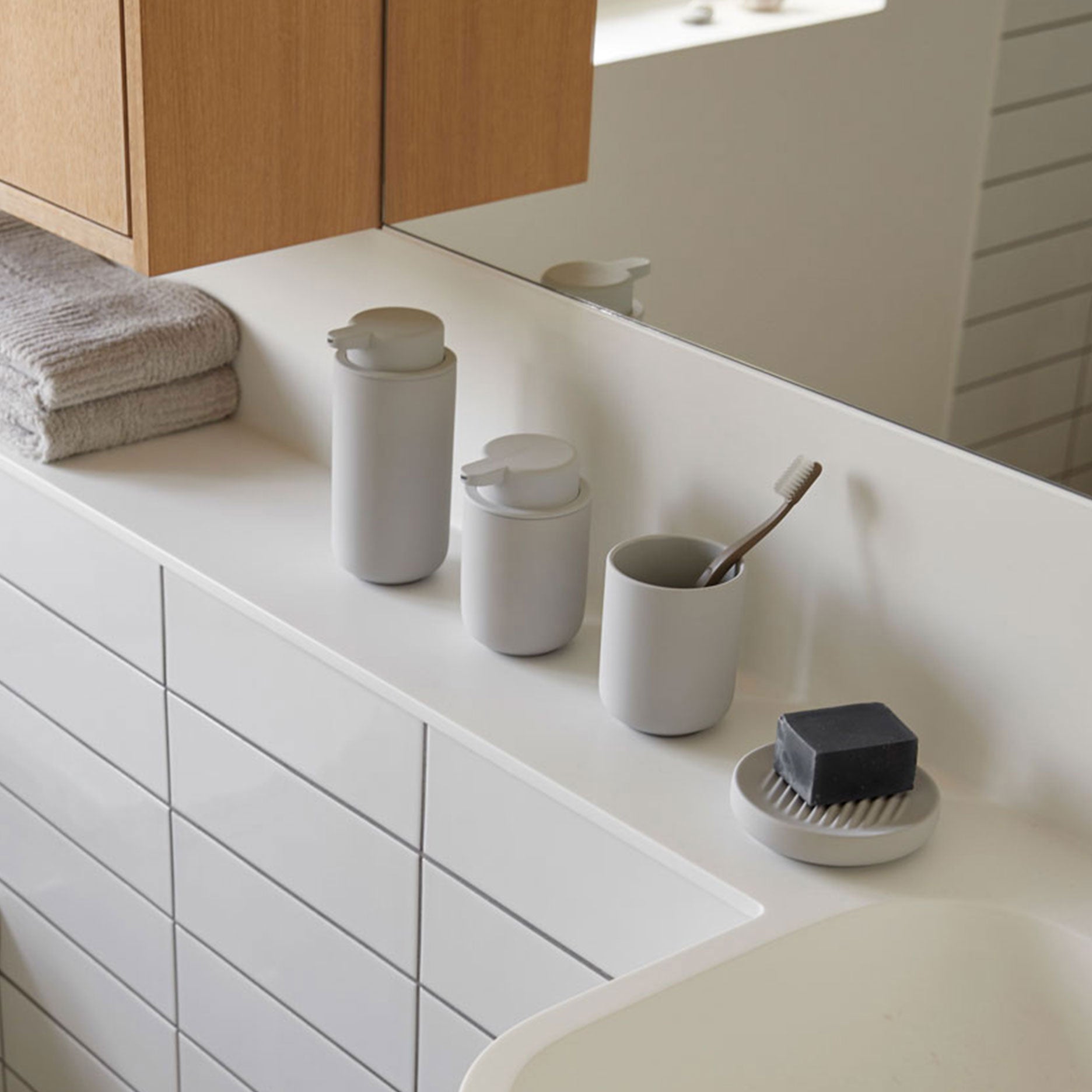 Ume sæbedispenser H12,8 cm soft grey