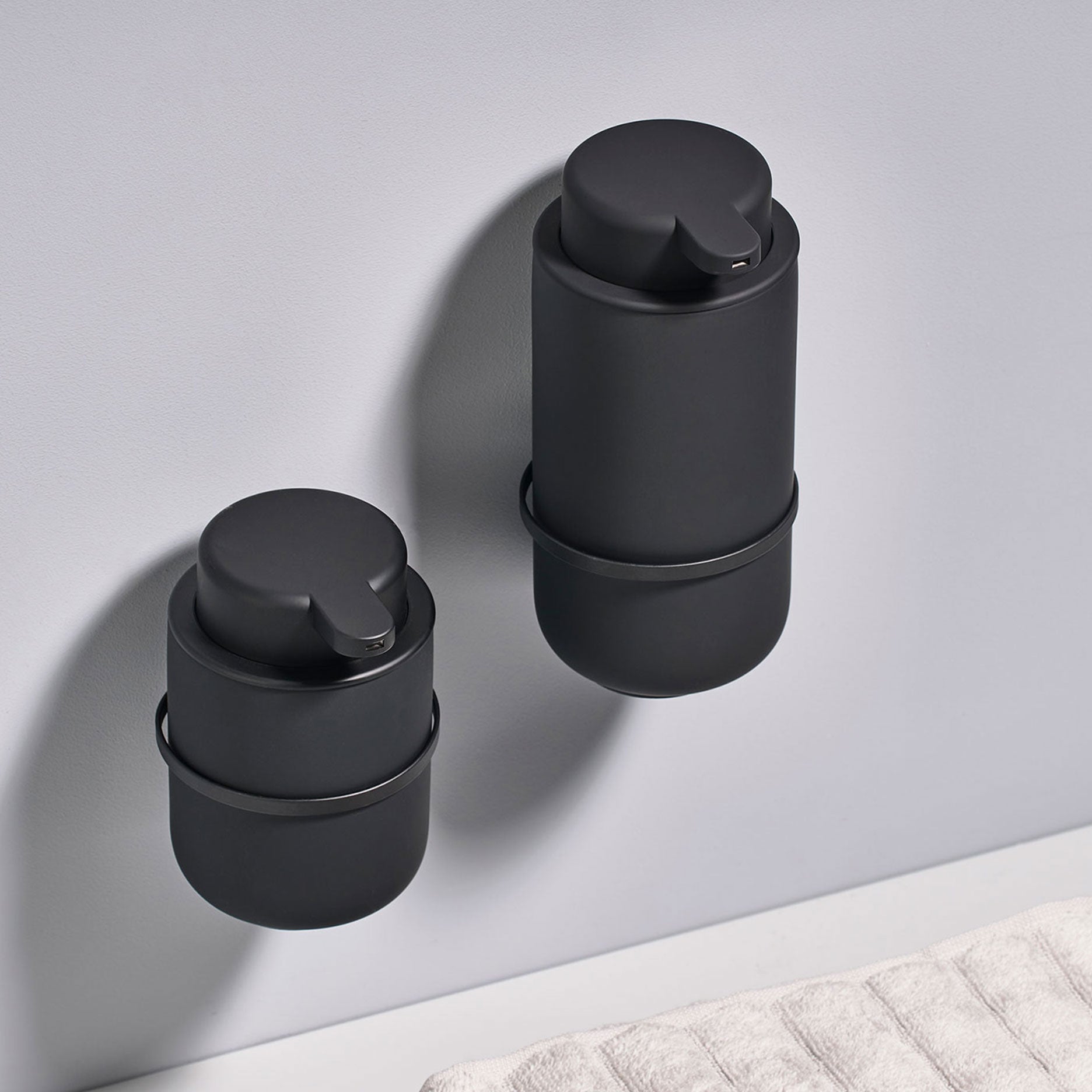 Ume vægholder til dispenser sort