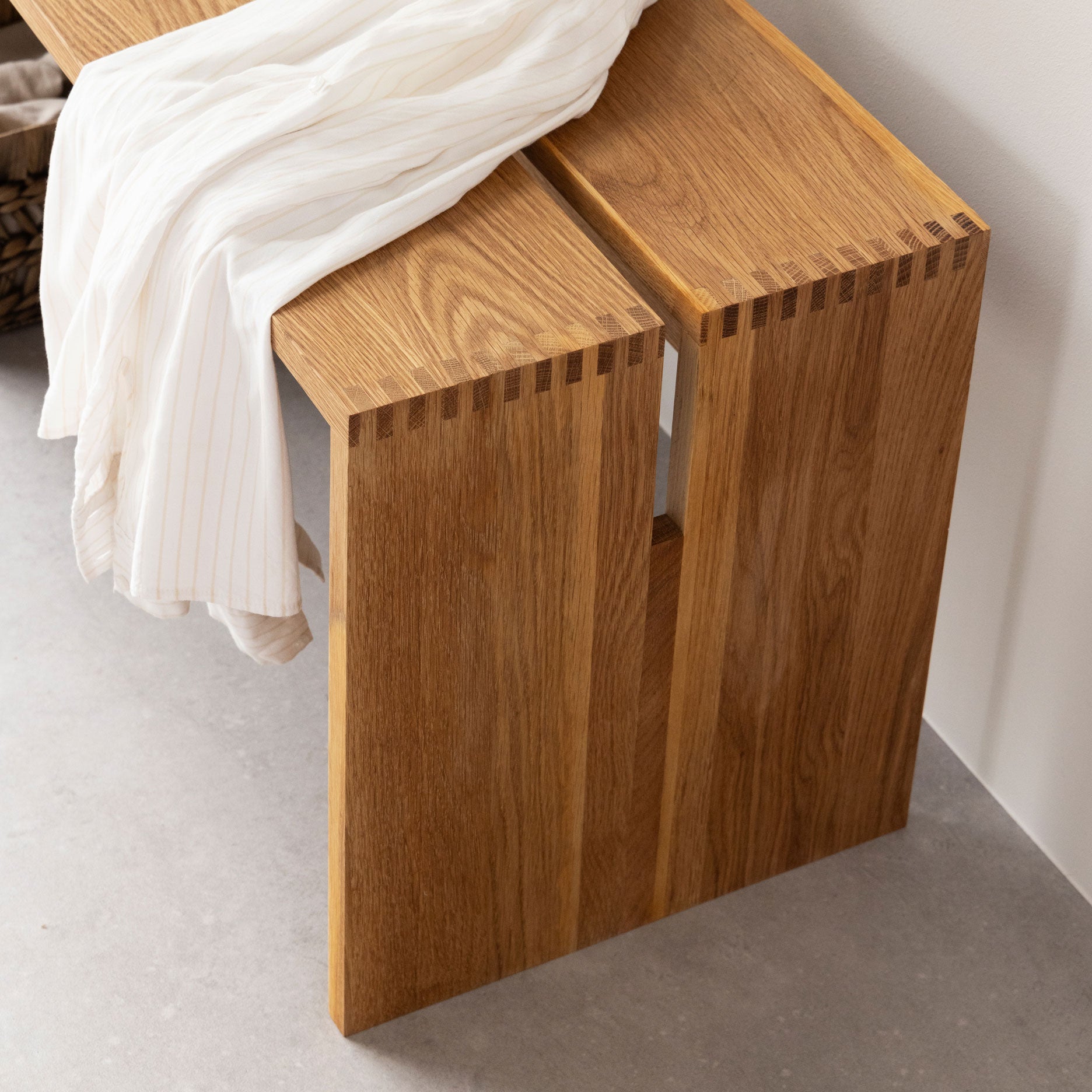 Rei bænk FSC certificeret egetræ L100 cm