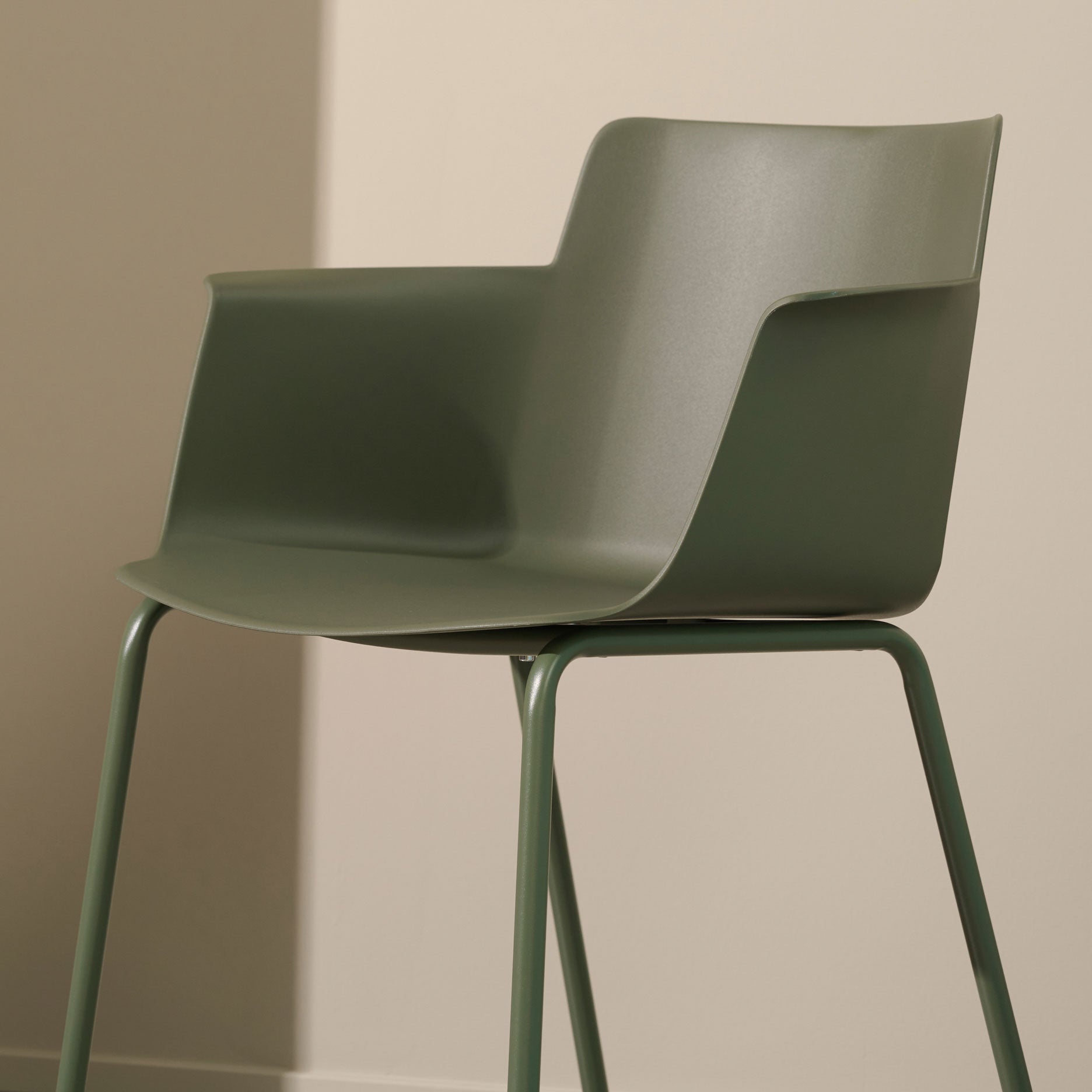 Bari spisebordsstol plast