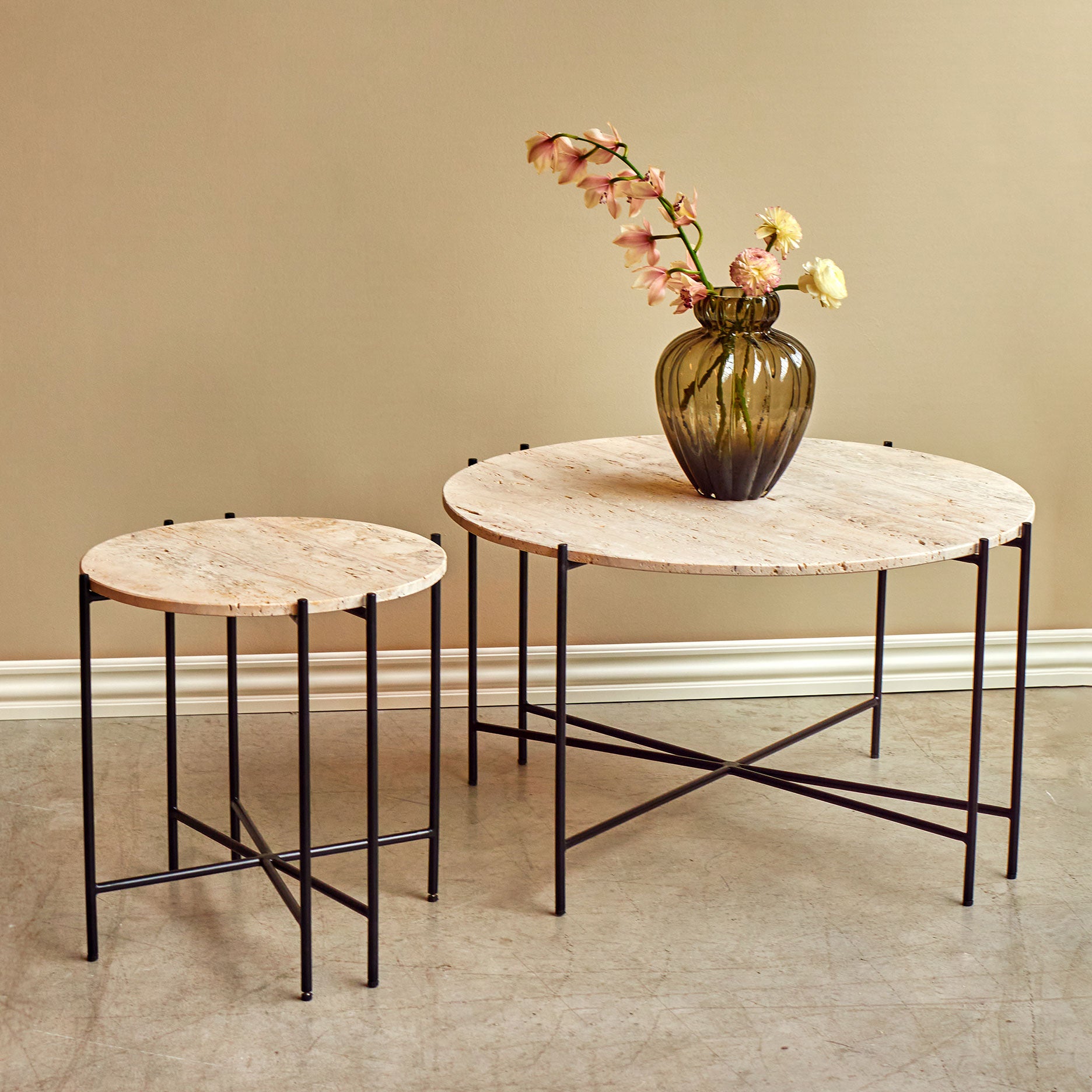 Viola IIII sofabord i travertine Ø60 cm