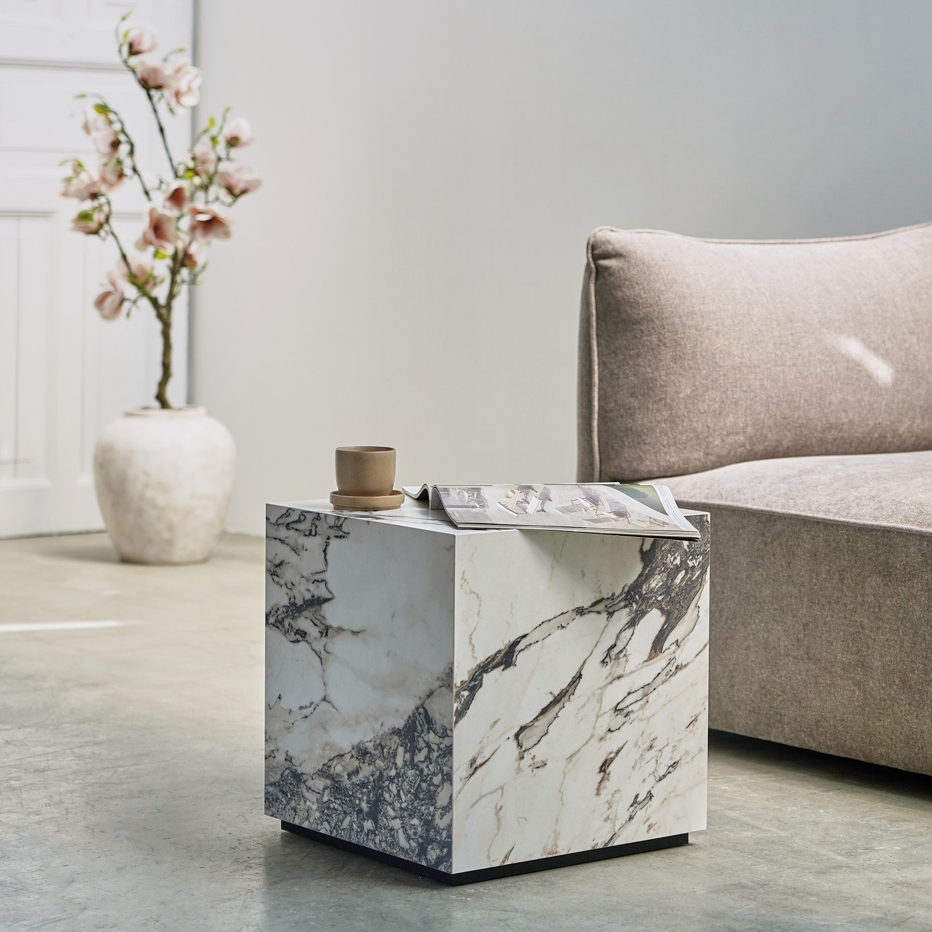 Montes sidebord 40x40 cm