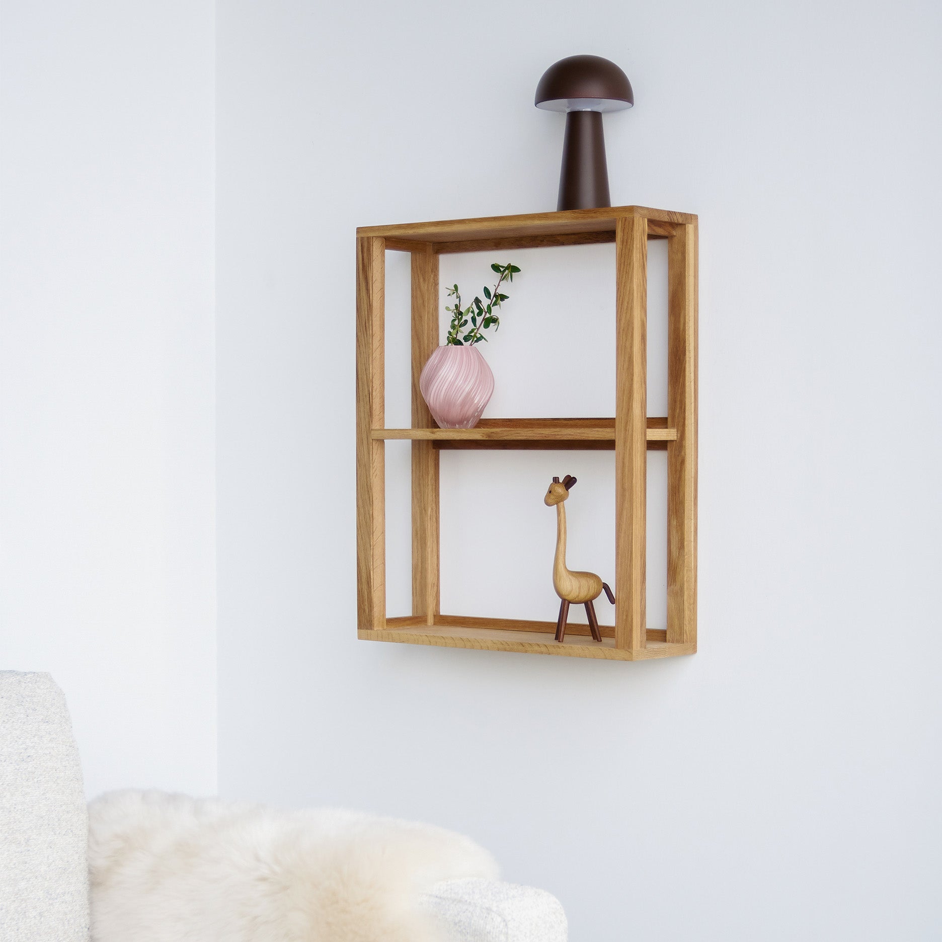 Akeru II væghylde 2H, FSC-certificeret egetræ