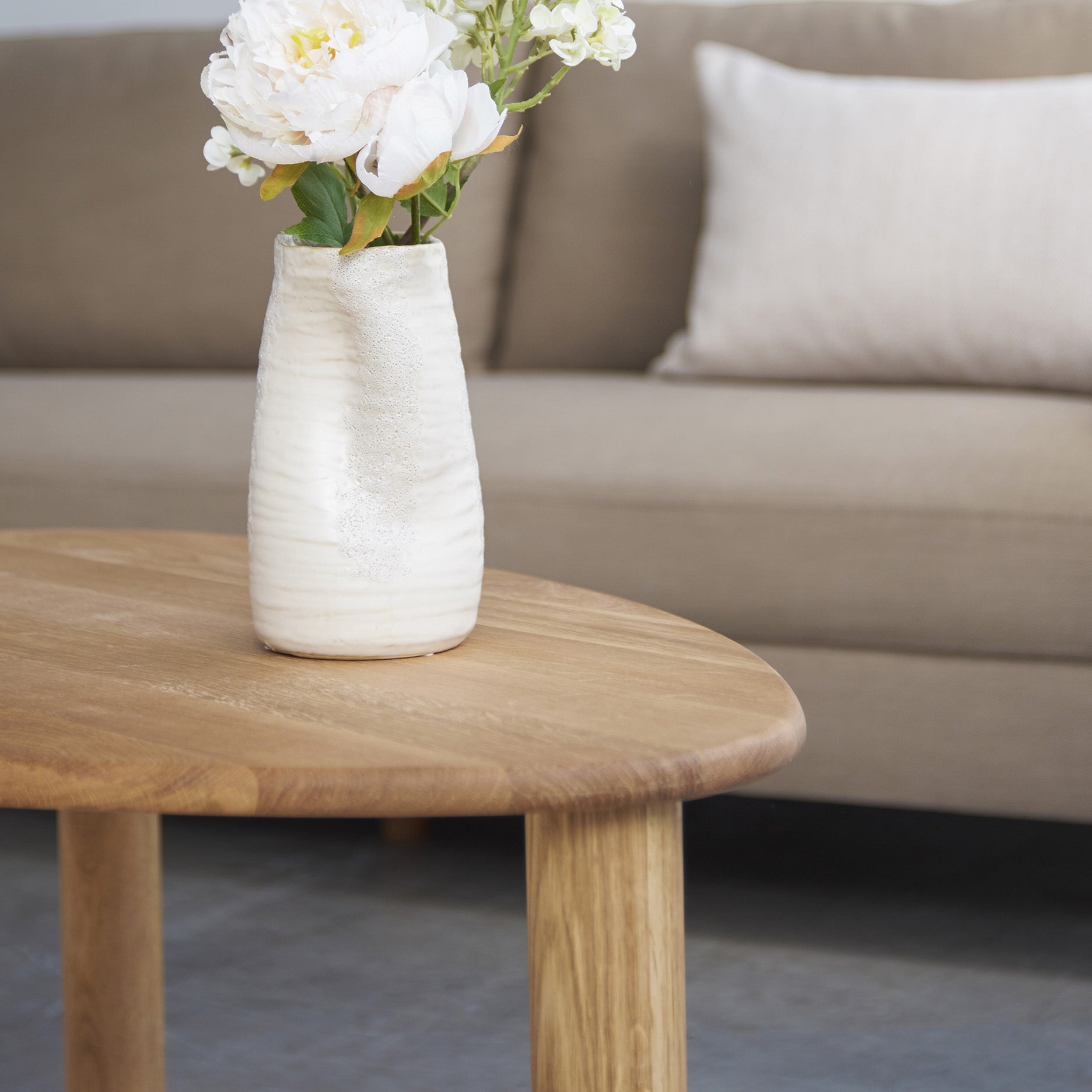 Pebble sofabord Ø90 cm, FSC-certificeret egetræ