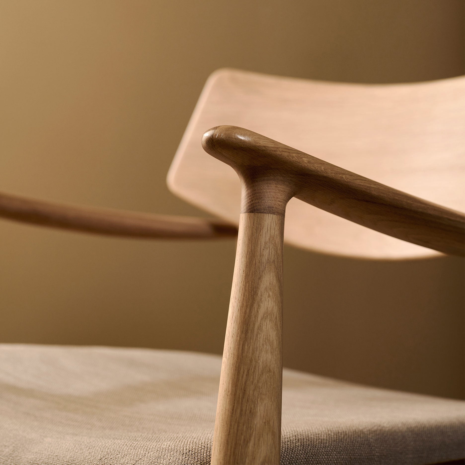 Vedersø loungestol m. stofsæde