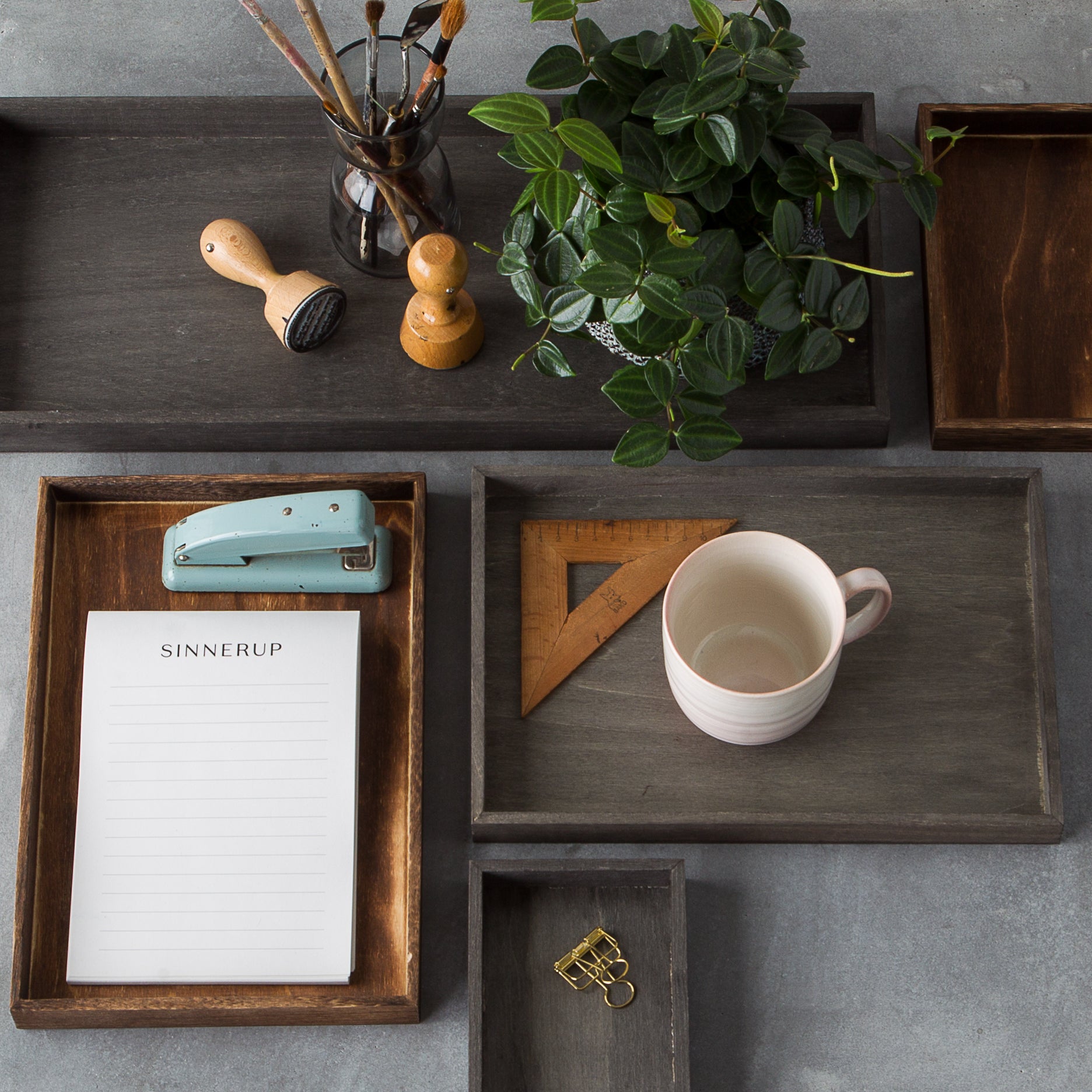 Dekorationsbakke i træ