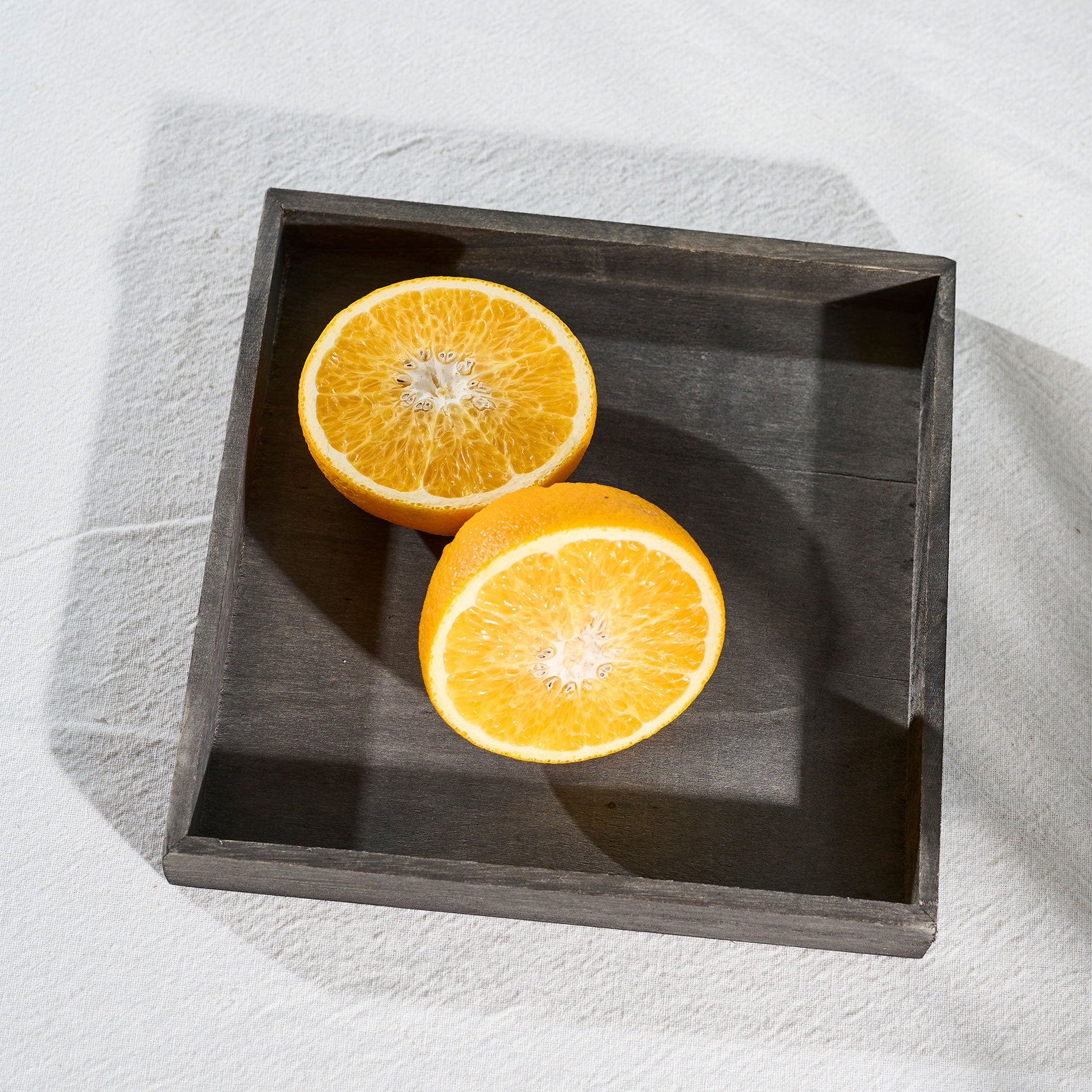 Dekorationsbakke i træ