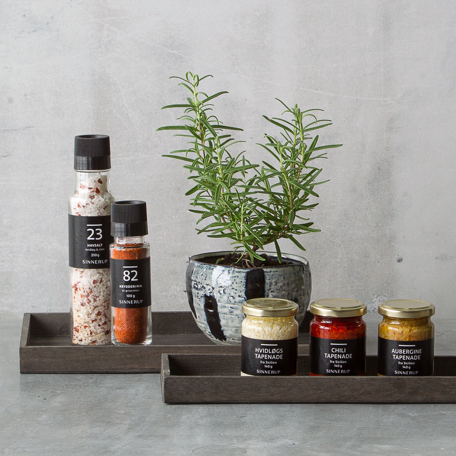 Dekorationsbakke i træ