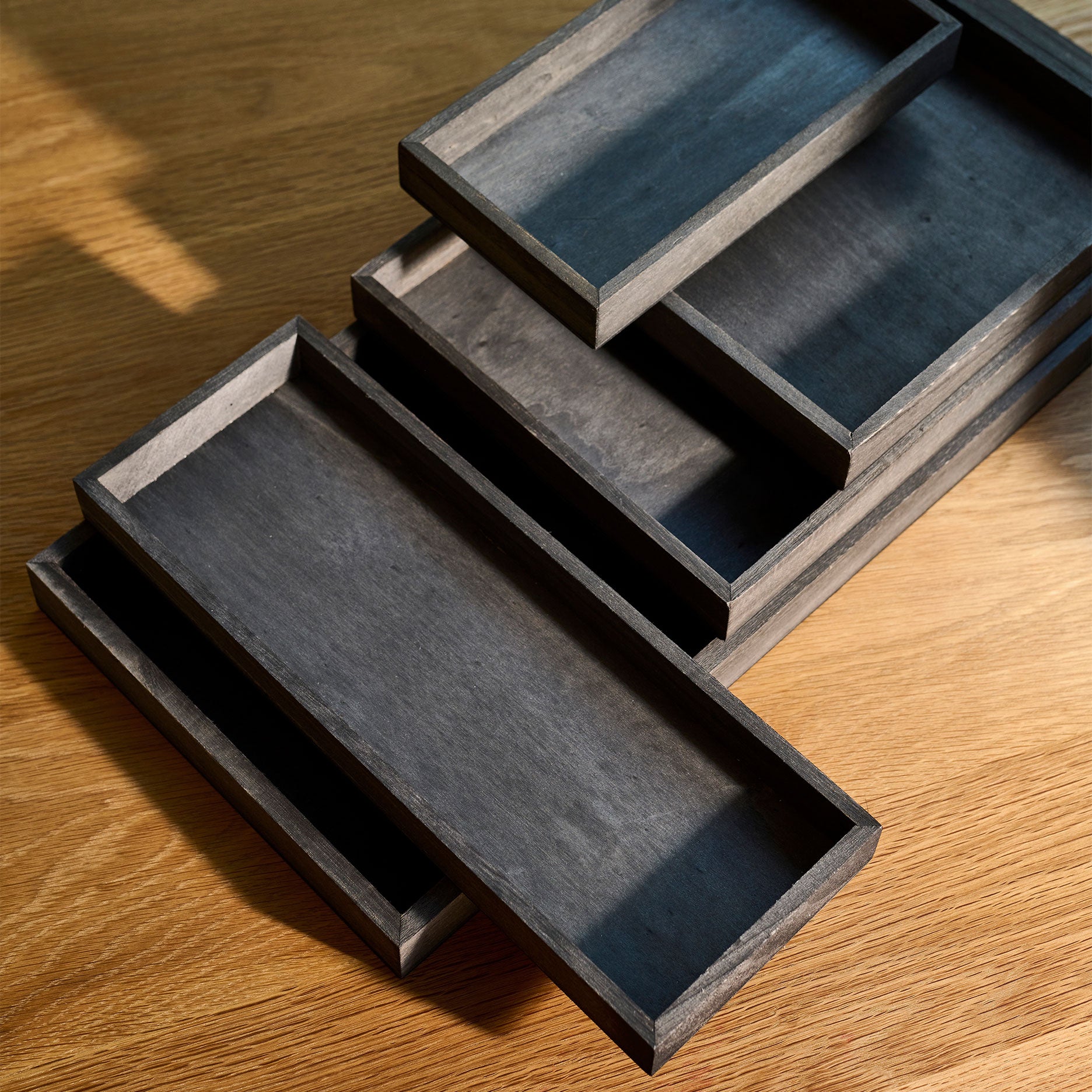 Dekorationsbakke i træ