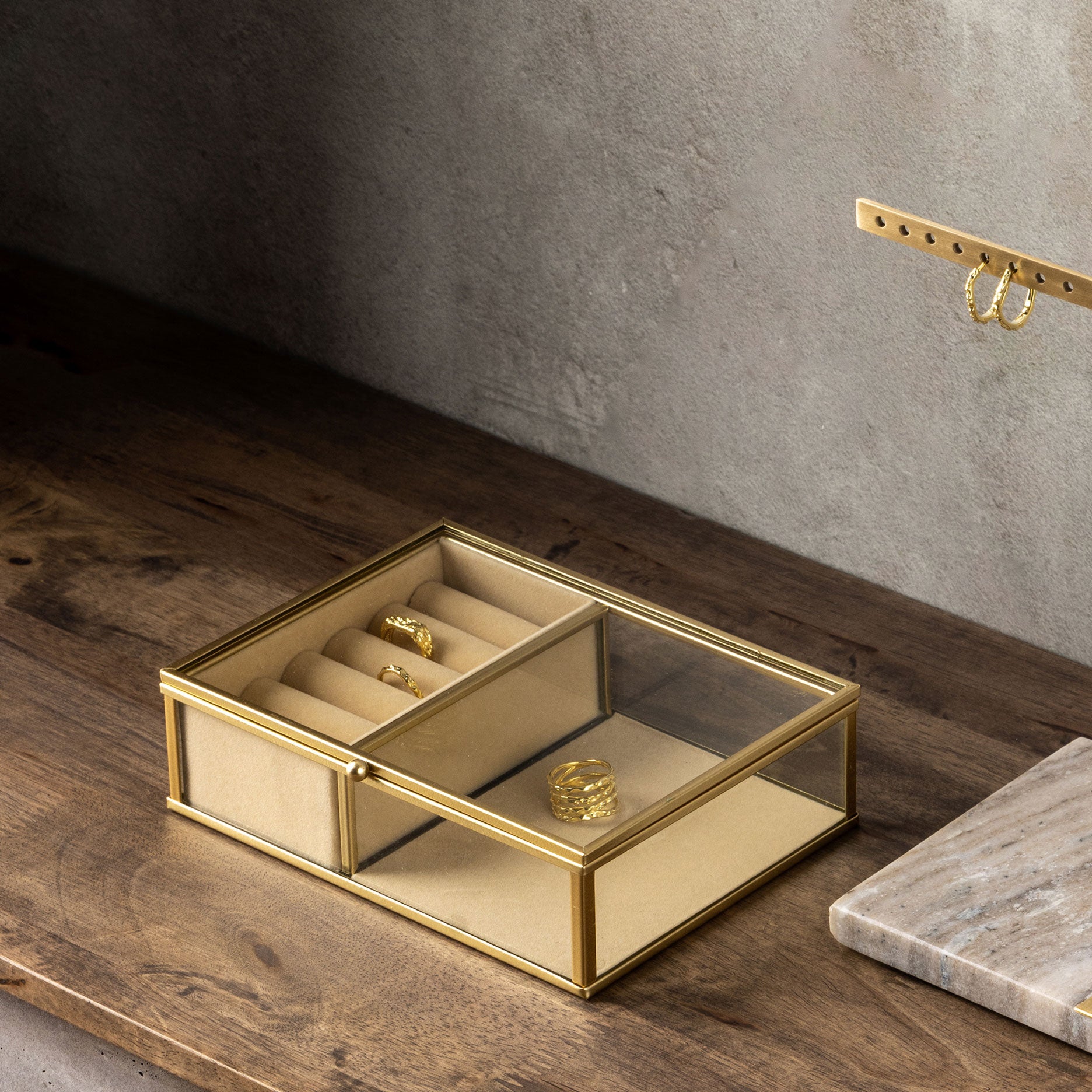 Smykkeskrin m. to rum