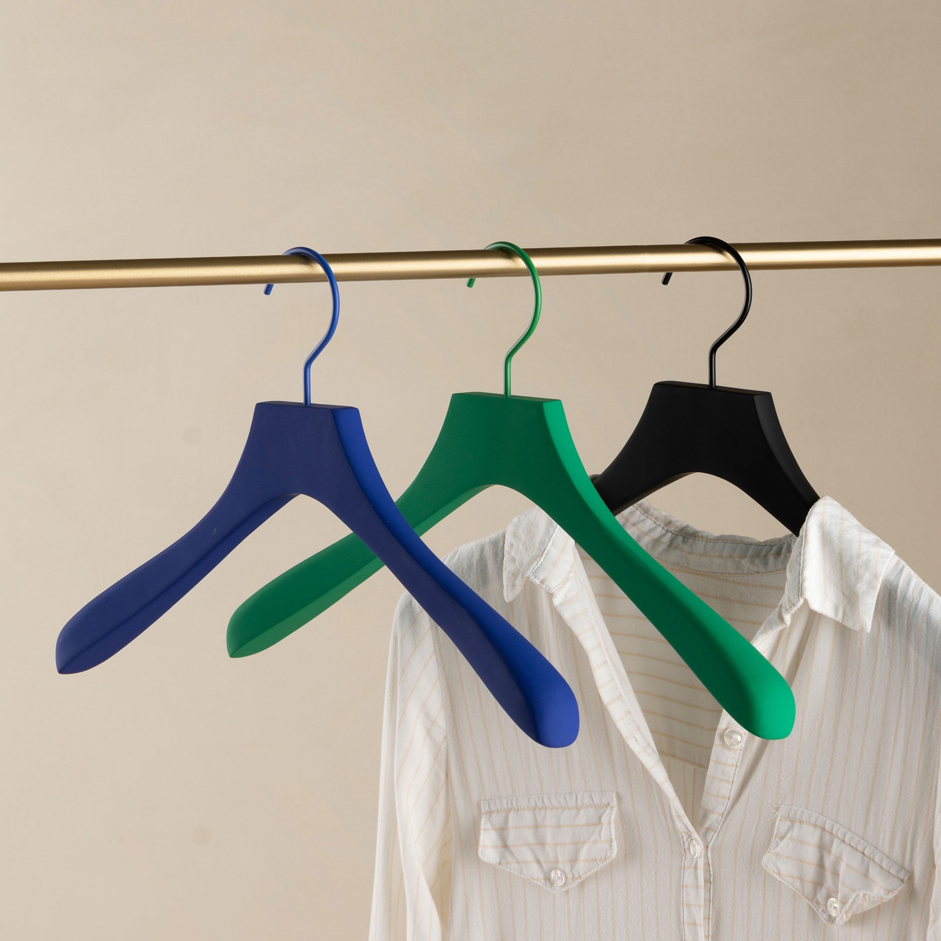 Rubber coated træbøjle