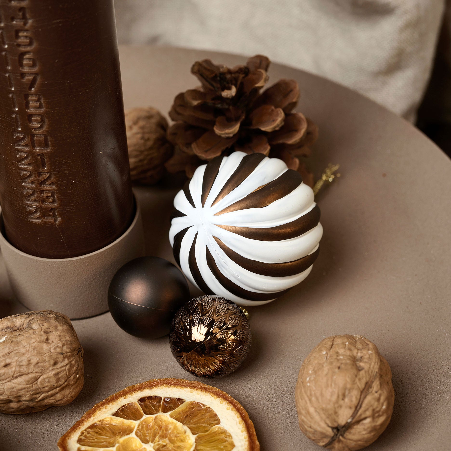 Matthæus bakke Ø30 cm med lysholder