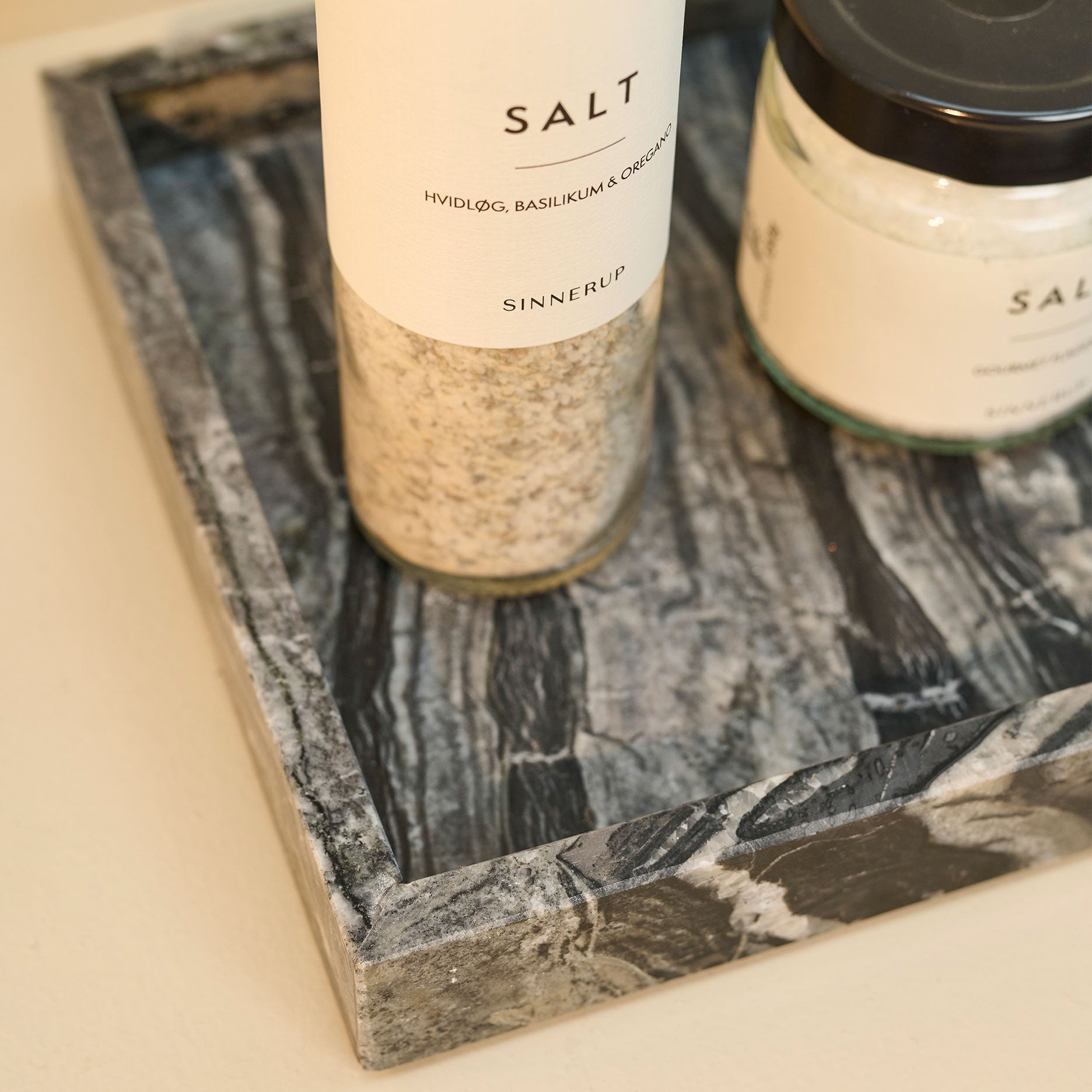 Marble II Square Bakke