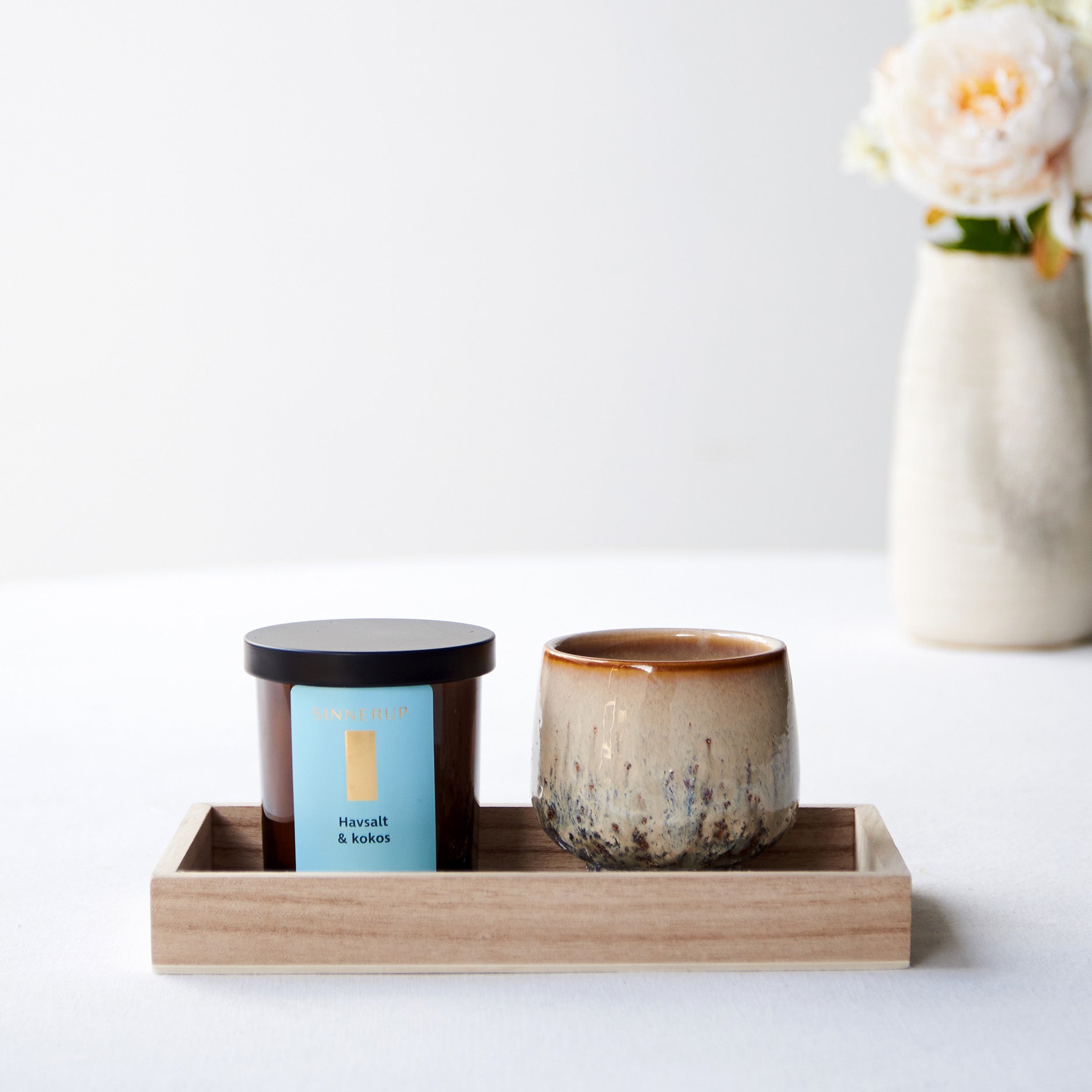 Dekorationsbakke i træ