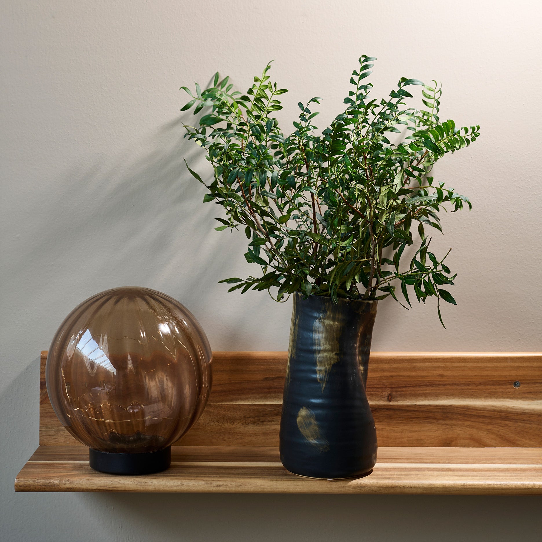 Sculpted smal vase Ø11 cm