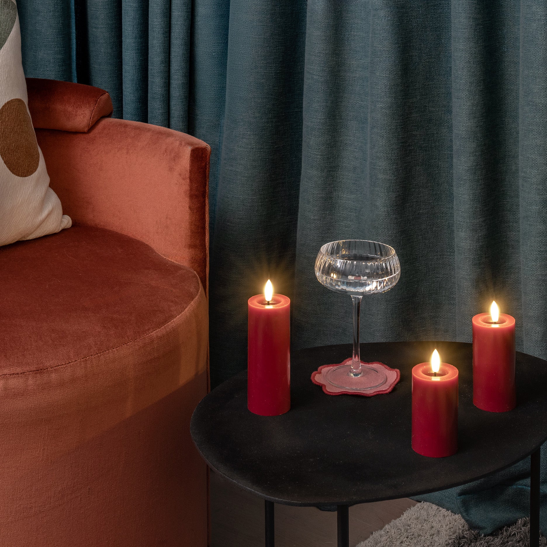 LED pillar candle 4,9x7,5 cm cranberry red