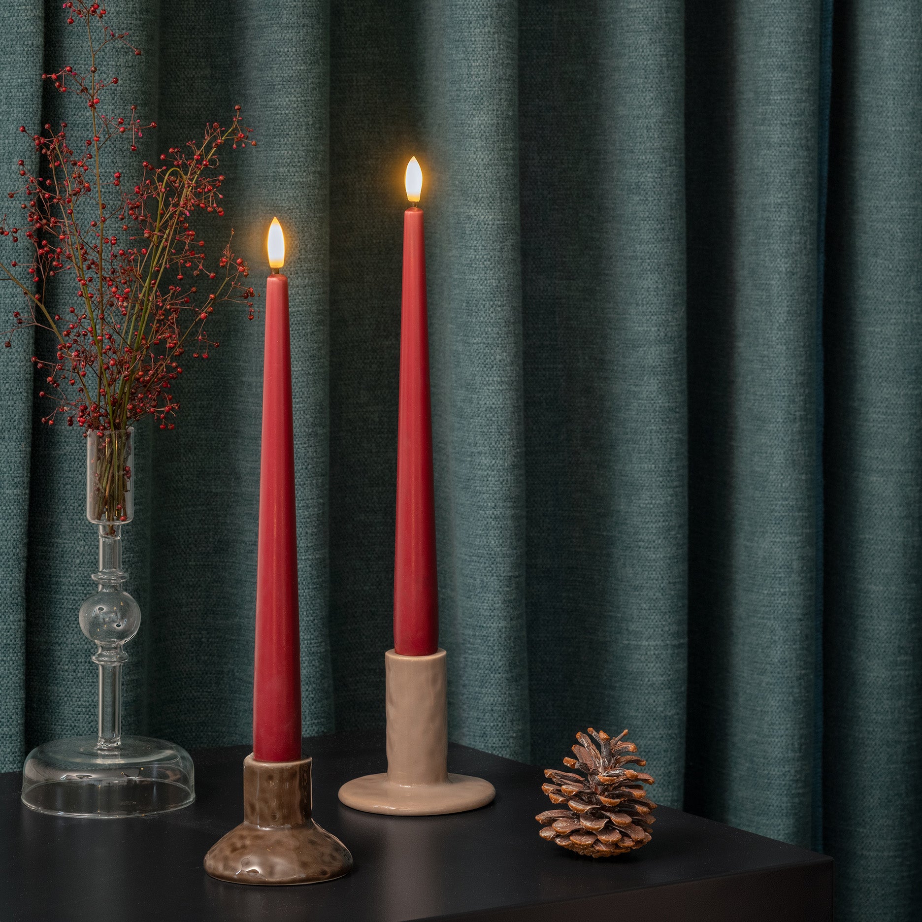 LED taper candle 2 stk 2,3x25 cm cranberry red