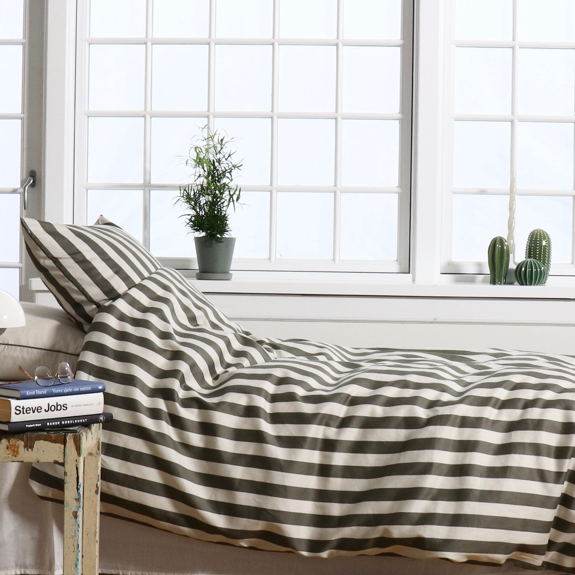 Blok strib sengetøj 140x220 cm oliven/sand