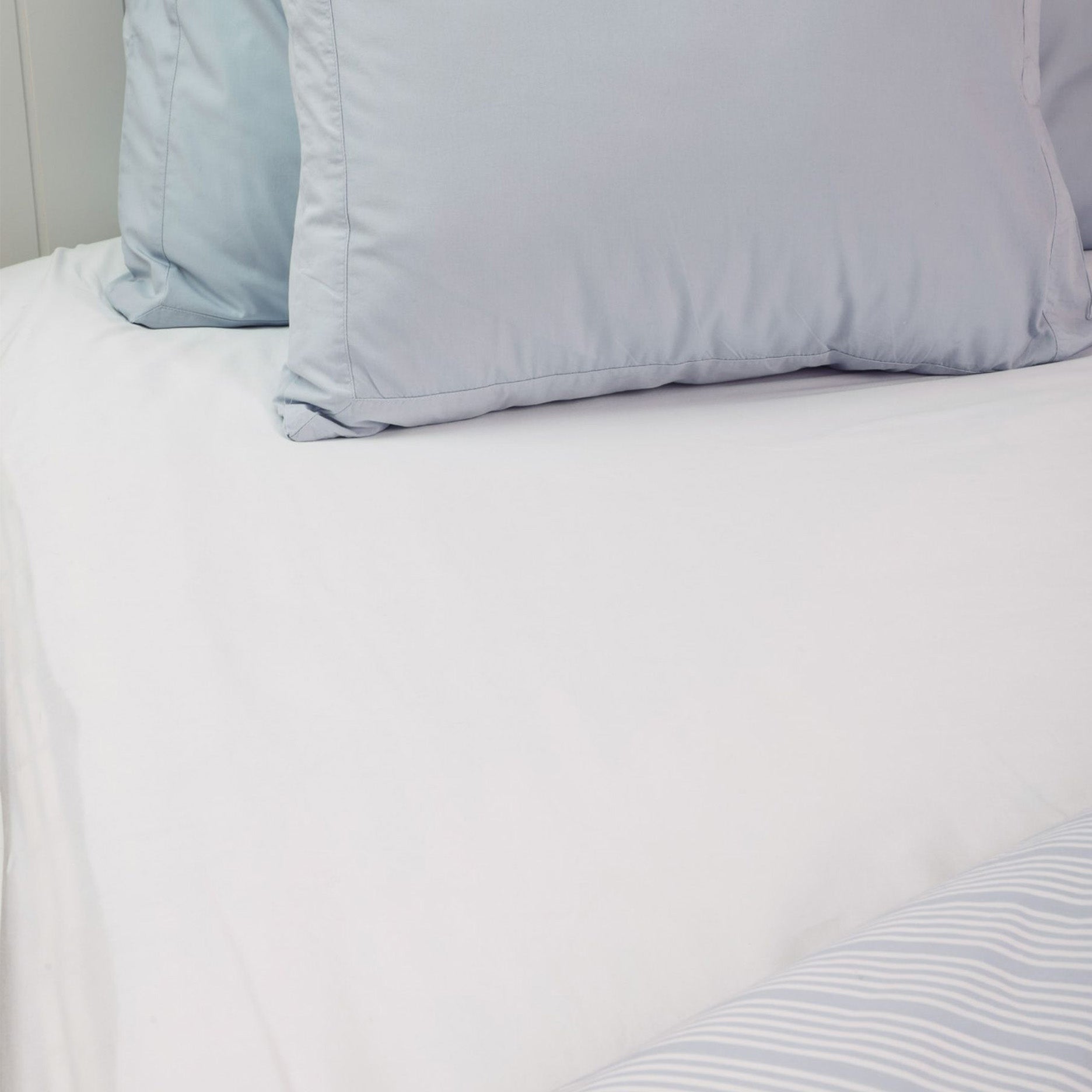 Bokslagen 180x200x15 cm hvid