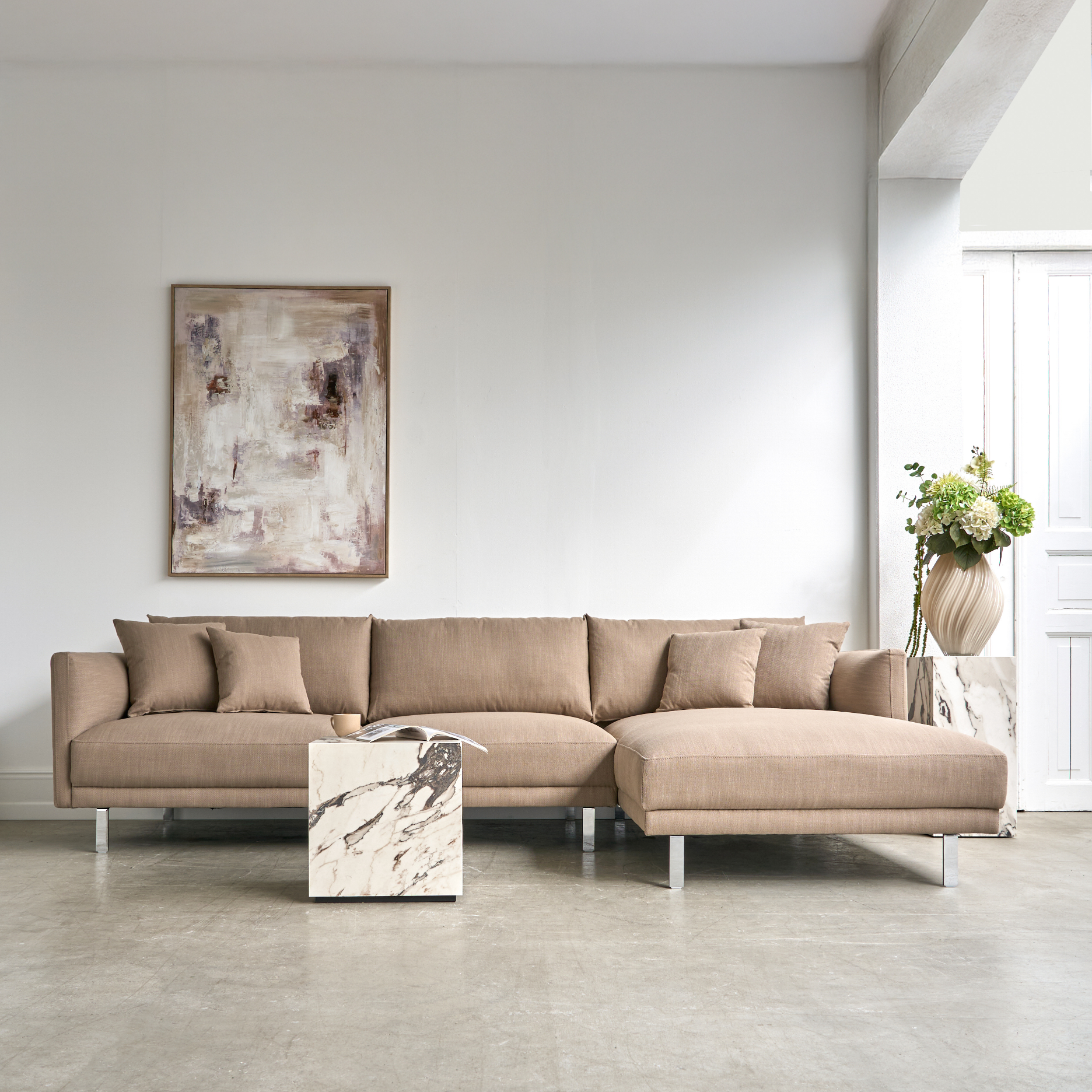 Capella II chaiselong sofa - på ben (højrevendt)