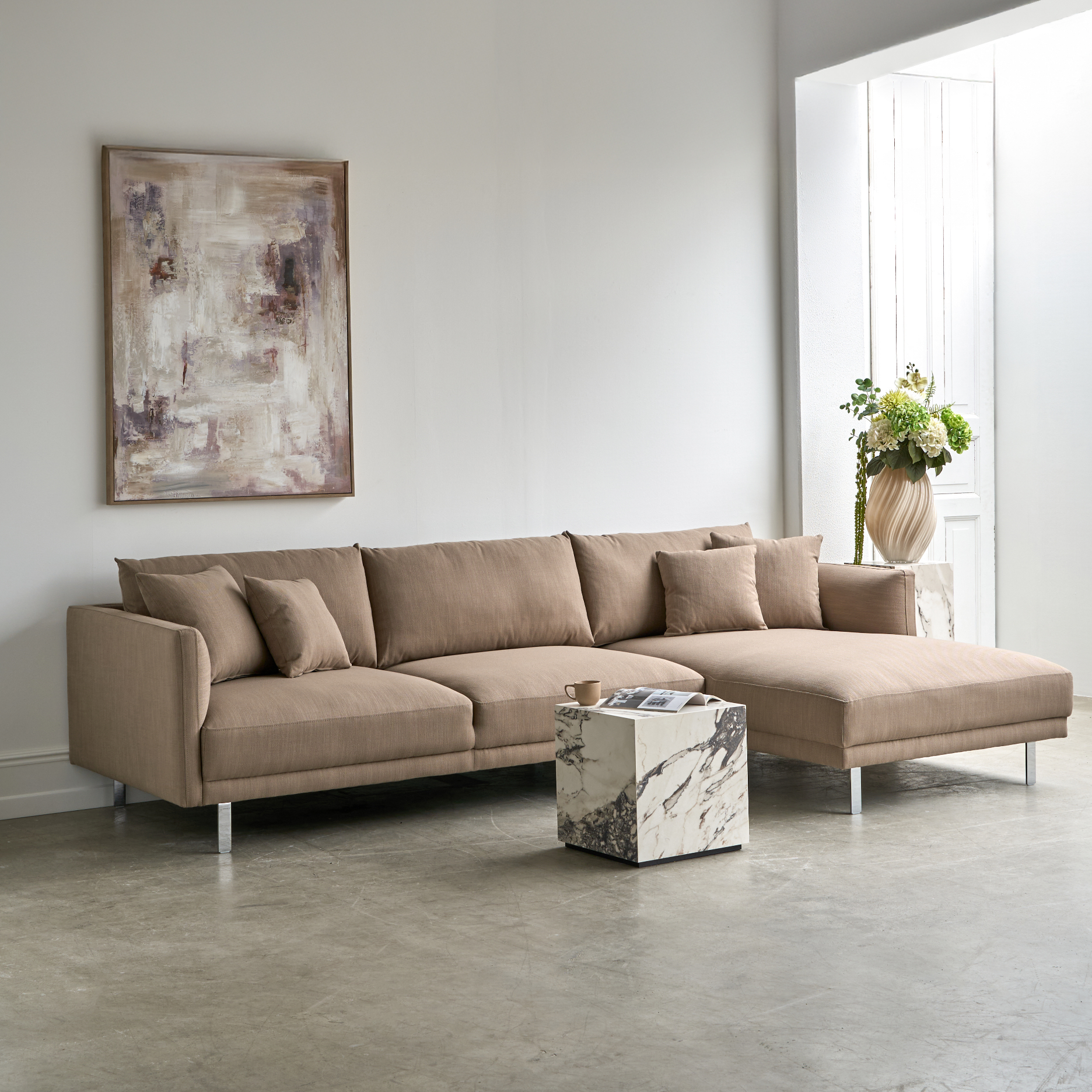 Capella II chaiselong sofa - på ben (højrevendt)