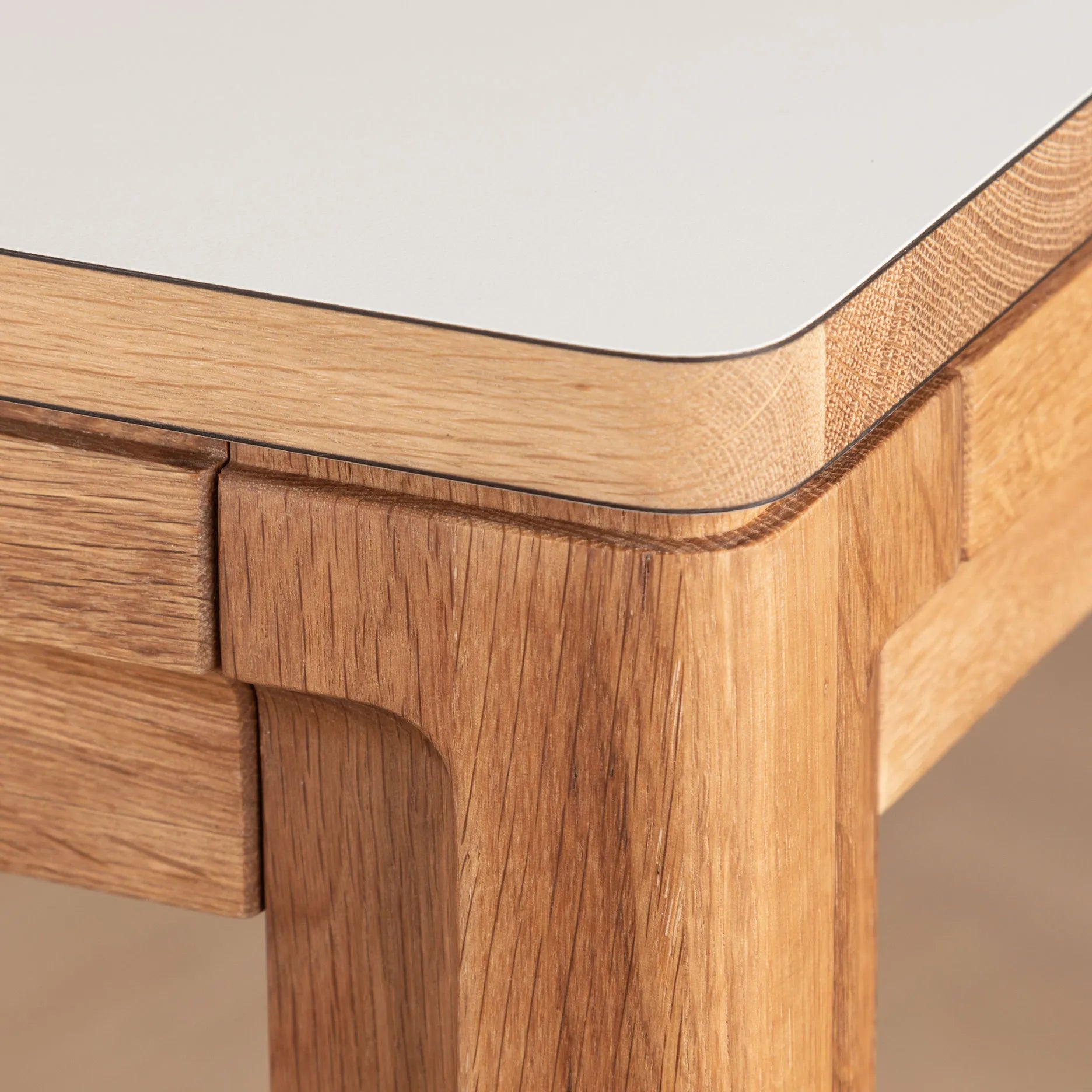 New Carver spisebord/skrivebord